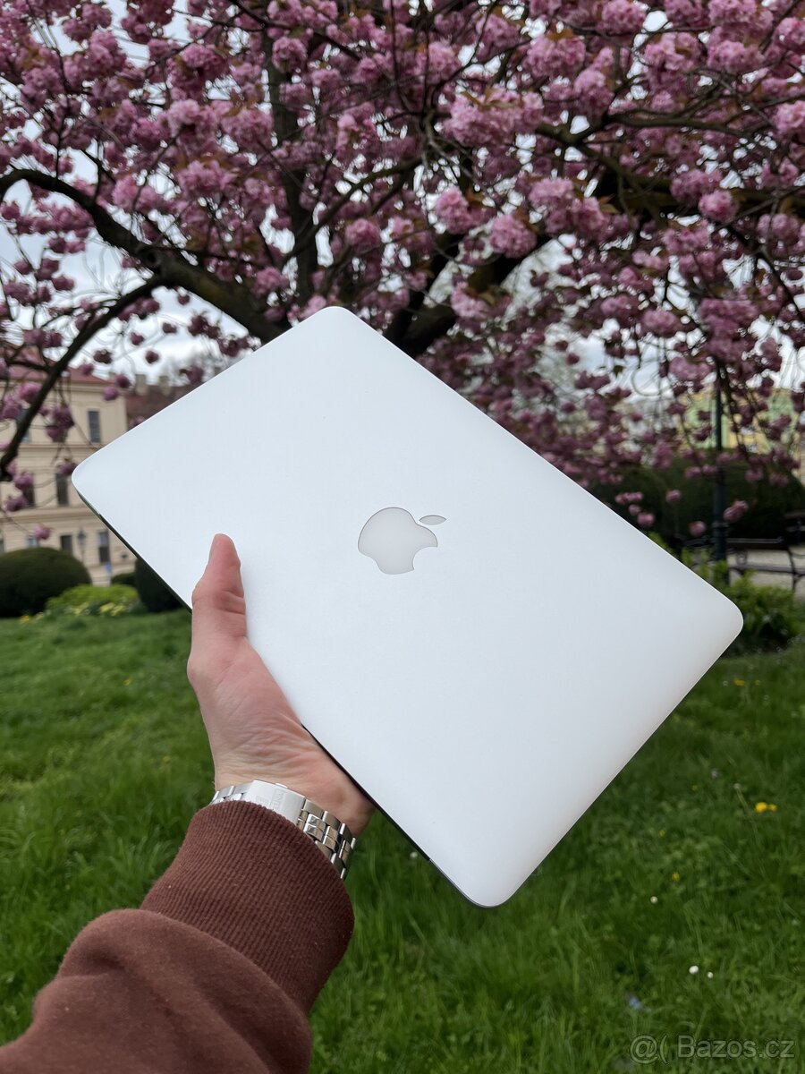 MacBook Air 11” 2016