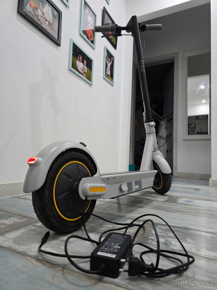 Elektricka kolobezka Ninebot G30LE