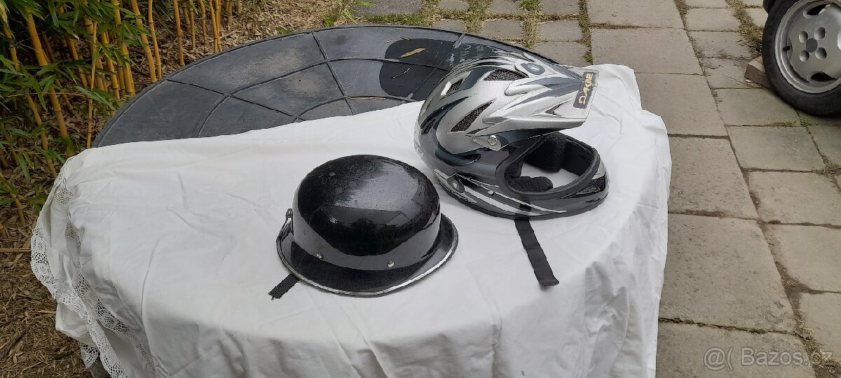 Replika německé helmy na motorku 800kc