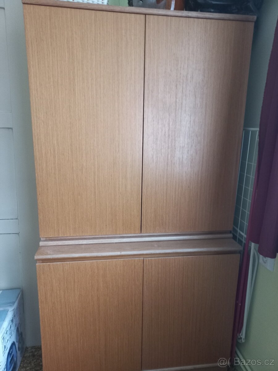 Skříňky a komody různé