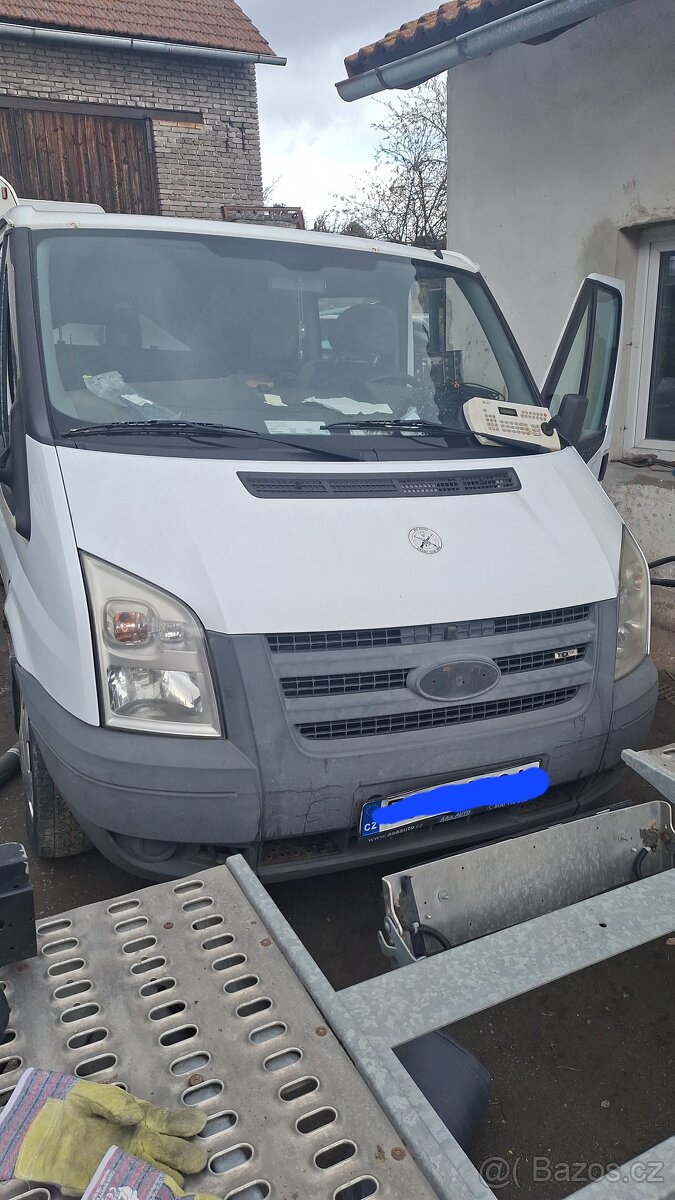 FORD TRANSIT 2.2 TDCI R.V.2007 NEMA KLÍČE