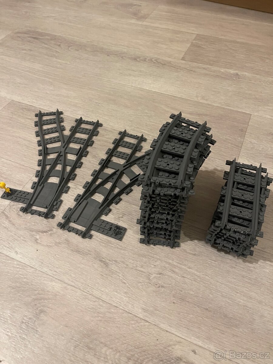 LEGO - Koleje k vlakům