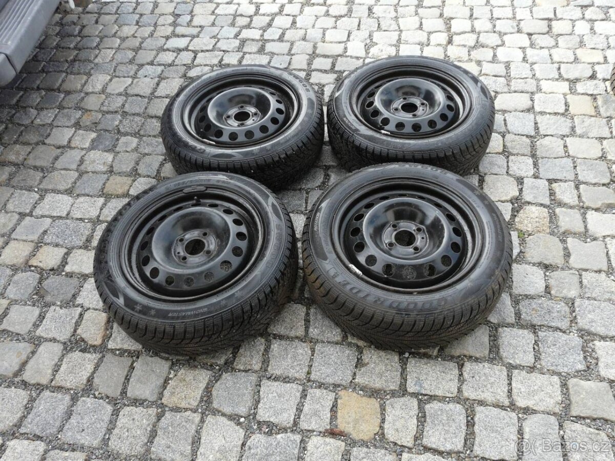 ZIMNÍ PNEU + DISKY 185/60R15 RENAULT 15"DACIA