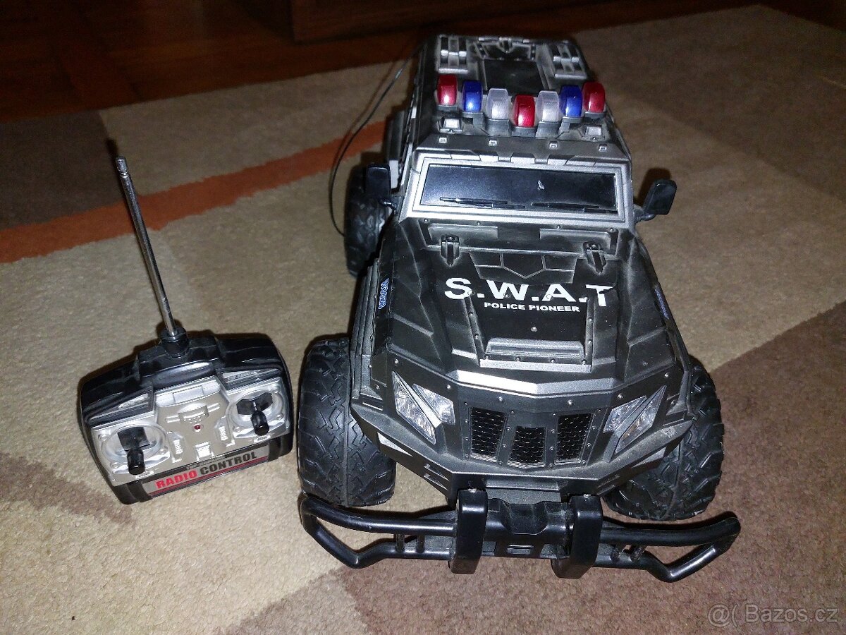 Velké terénní auto na dálkové ovládání S.W.A.T.