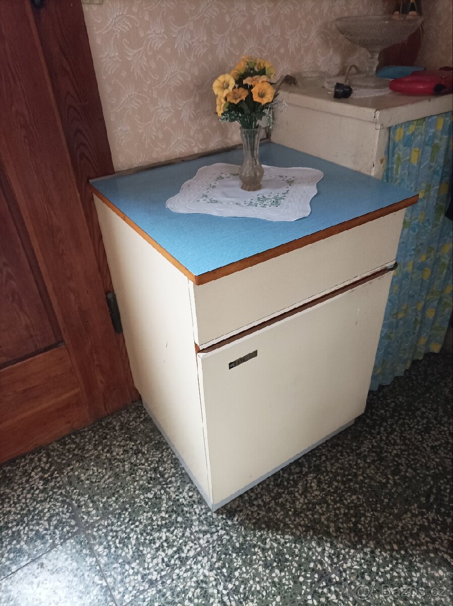 Kuchyňský robot ETA s příslušenstvím