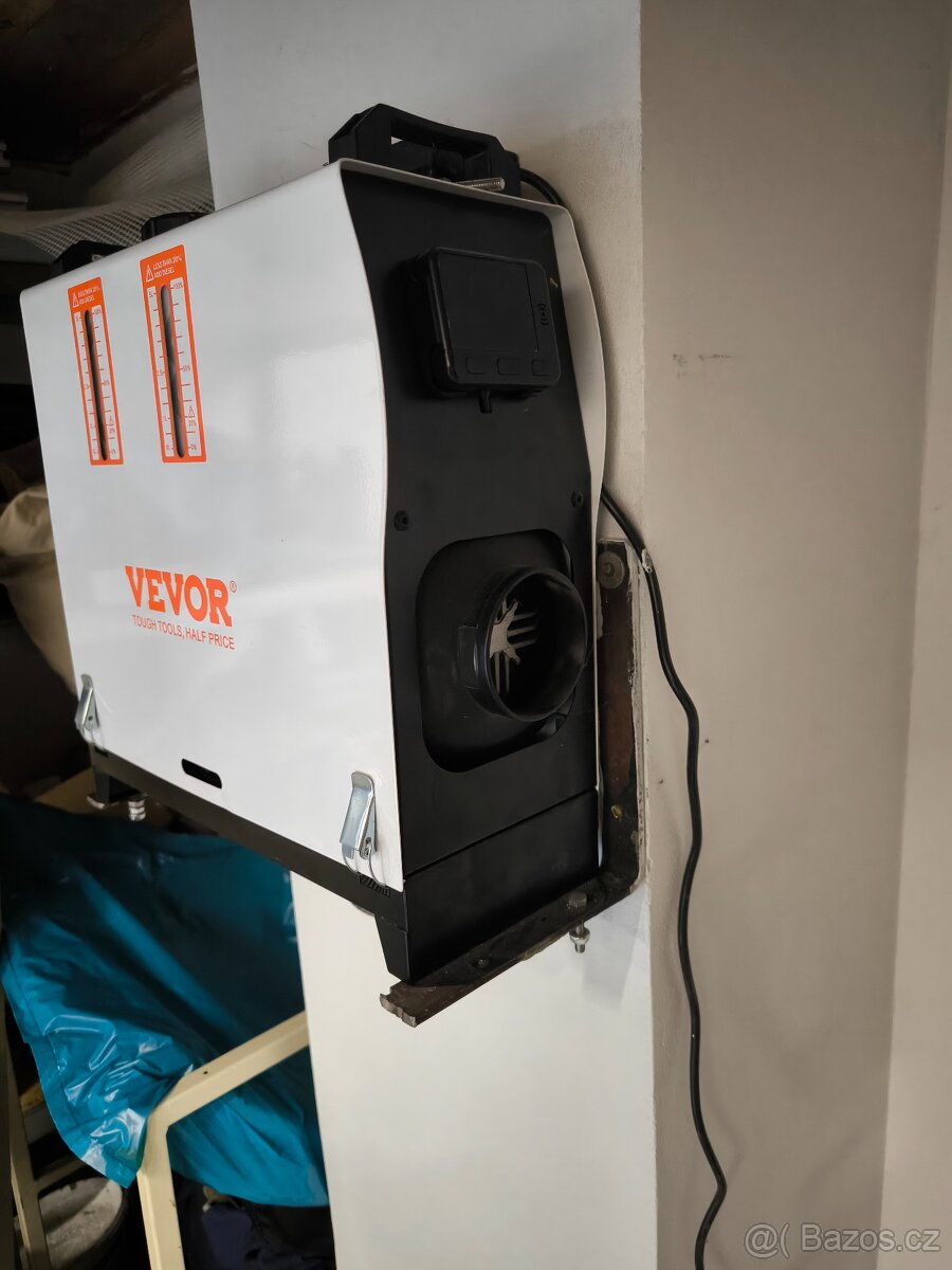 Naftové topení / bufik Vevor 7kw