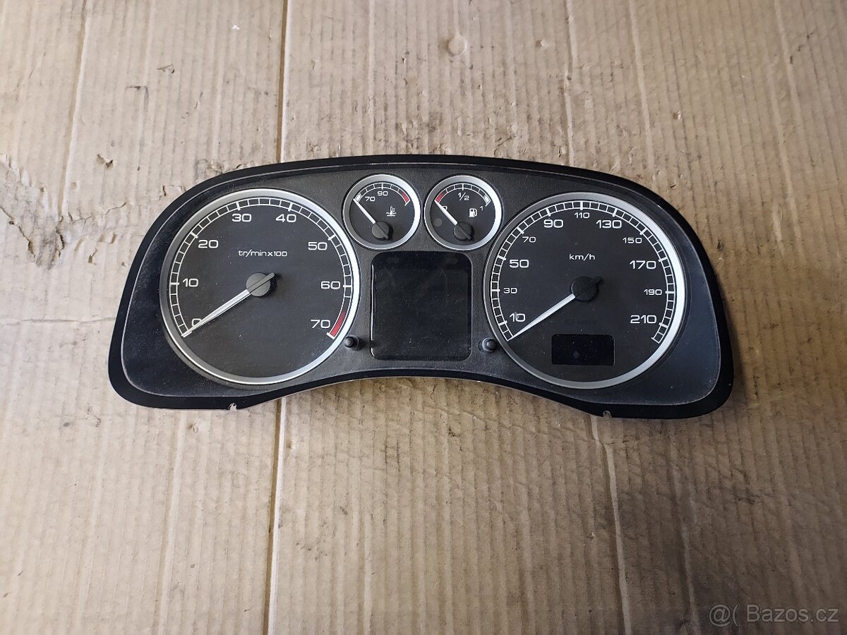 tachometr Peugeot 307 benzín