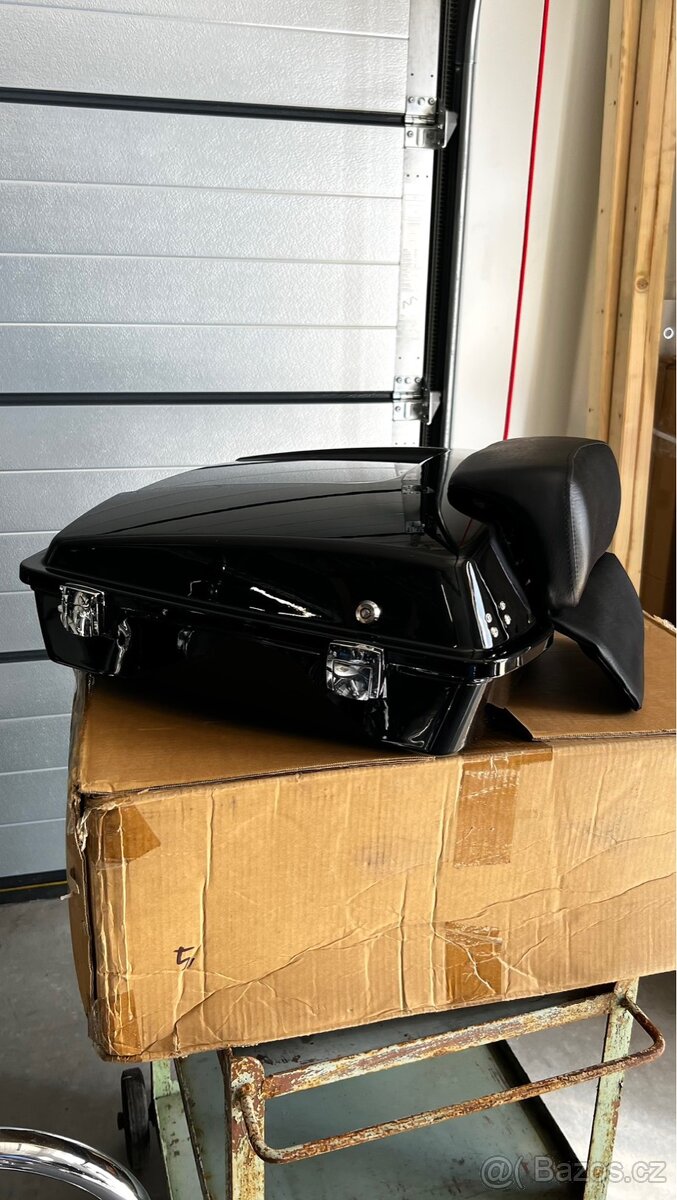 Nový vrchní kufr Harley - Davidson.