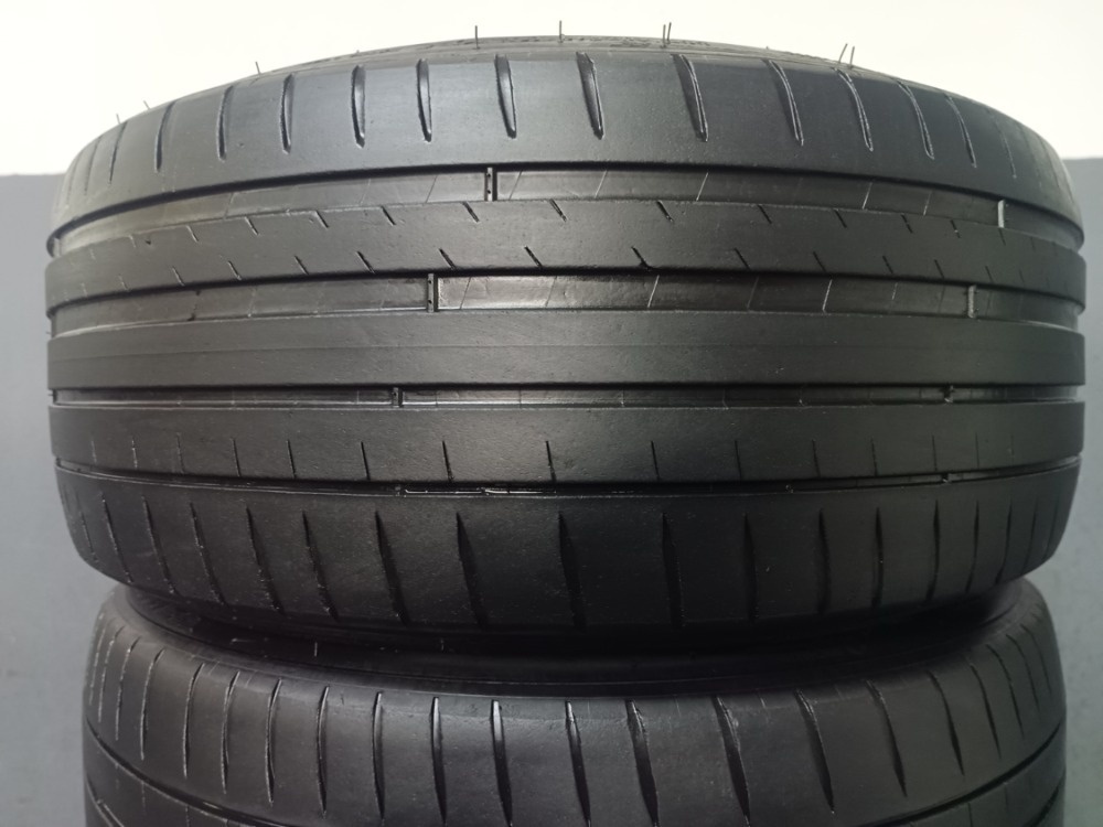 225/40 R19 MICHELIN (0820)