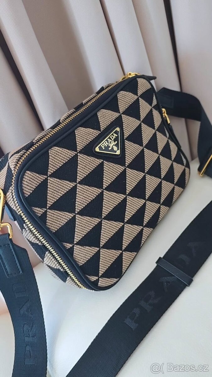 Prada kabelka crossbody ihned