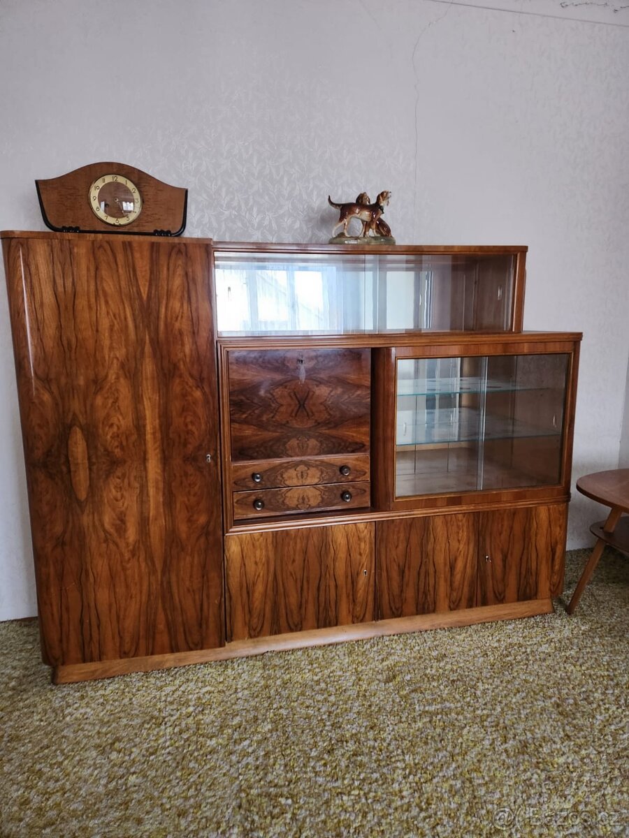 Stará obývací stěna