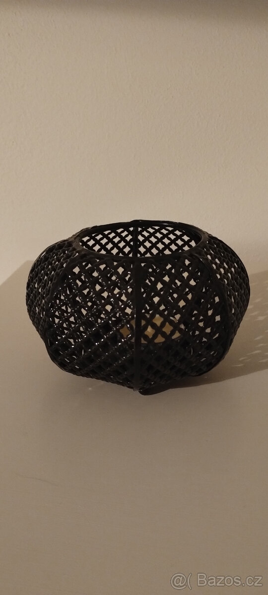 zajímavý svícen na čajovou svíčku