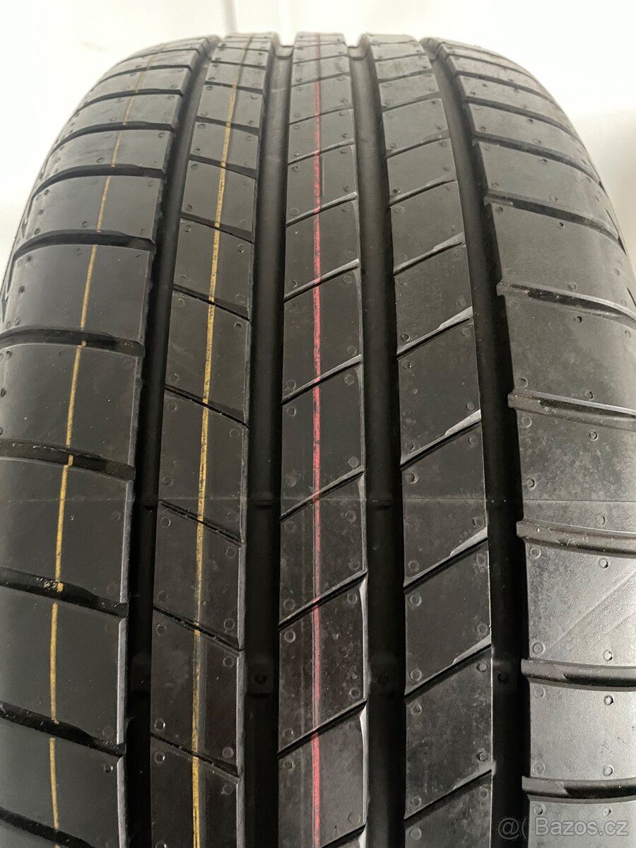 Letní pneu 4x Bridgestone 225/40/19 99%