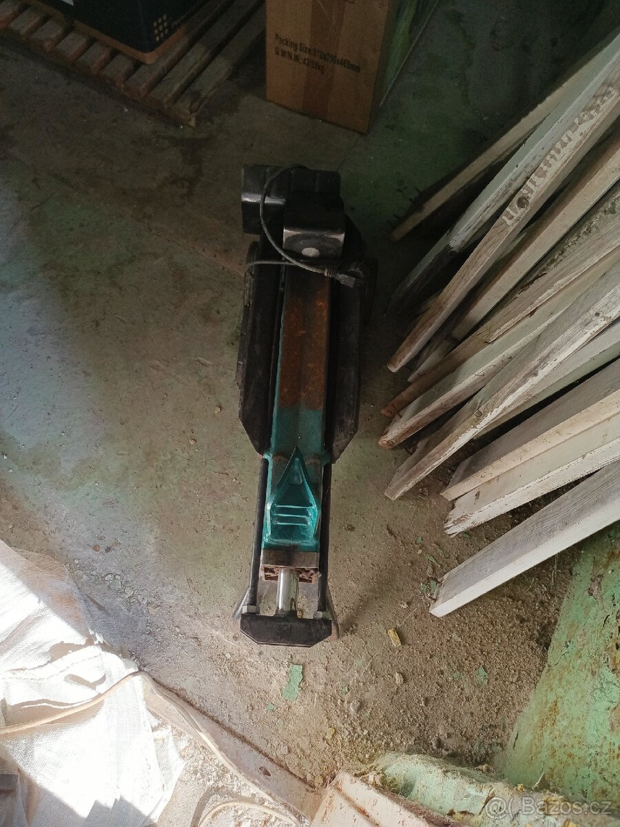 Štípačka 230v 4tuny