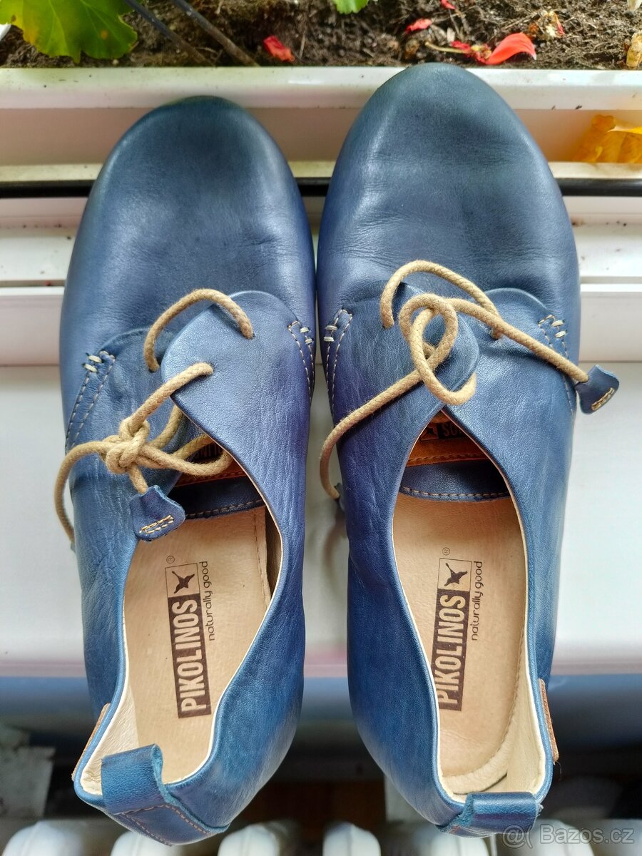 Pikolinos modré mokasíny