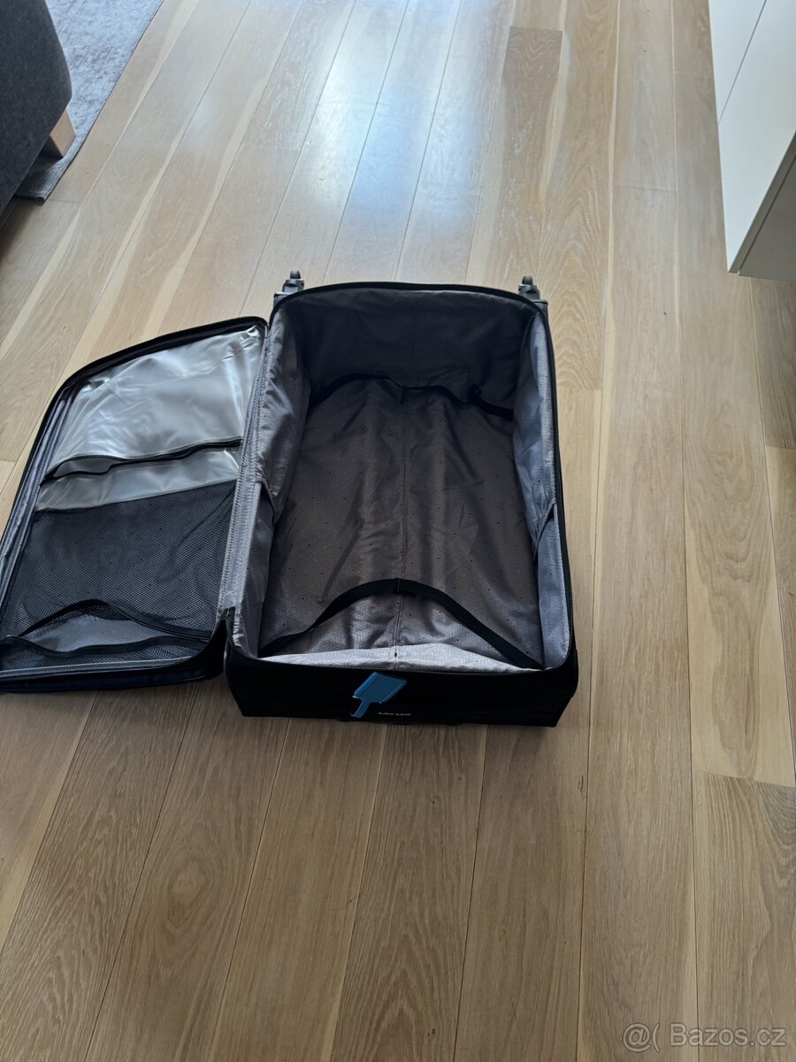 Cestovní kufr na koleckach