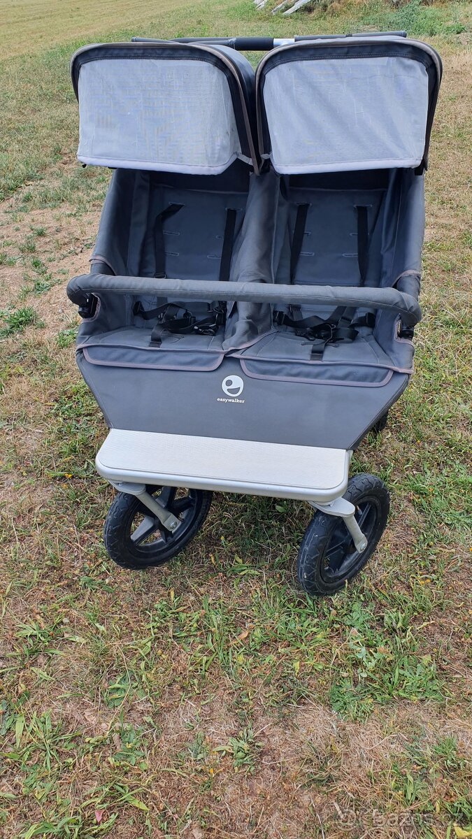 Easywalker Duo ve variantě Platinum a Silver