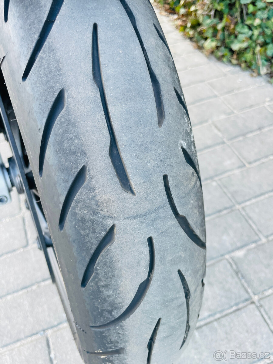 BMW R1200R LC r.v.2016 najeto 41tis km Akrapovič