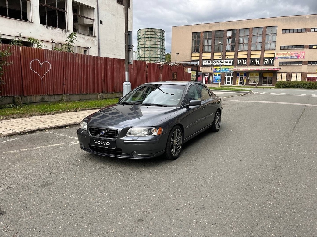 Volvo S60 D5 MY2006 manuál