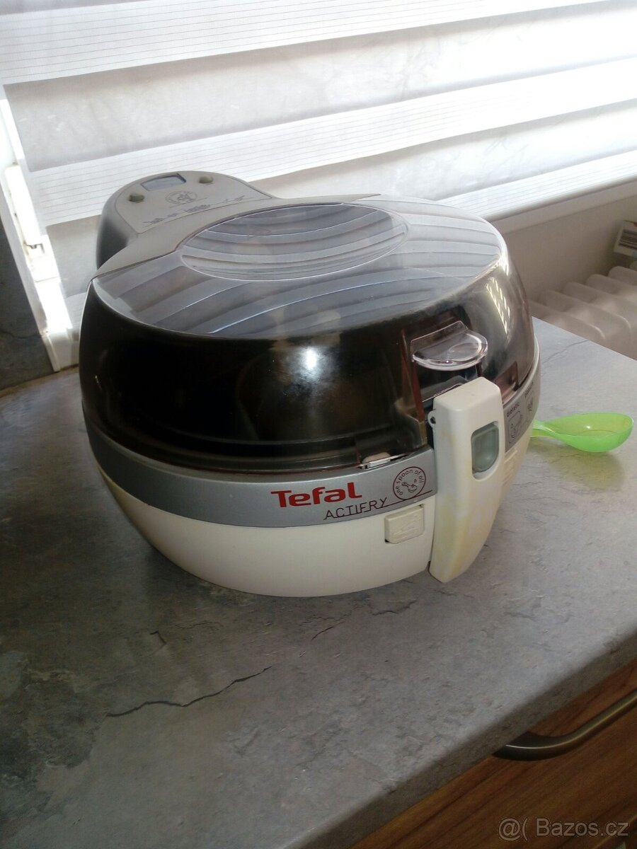 Horkovzdušná fritéza Tefal