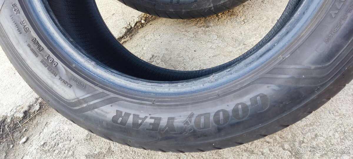 Prodam letní pneu Good Year 225/55 r17 runflat