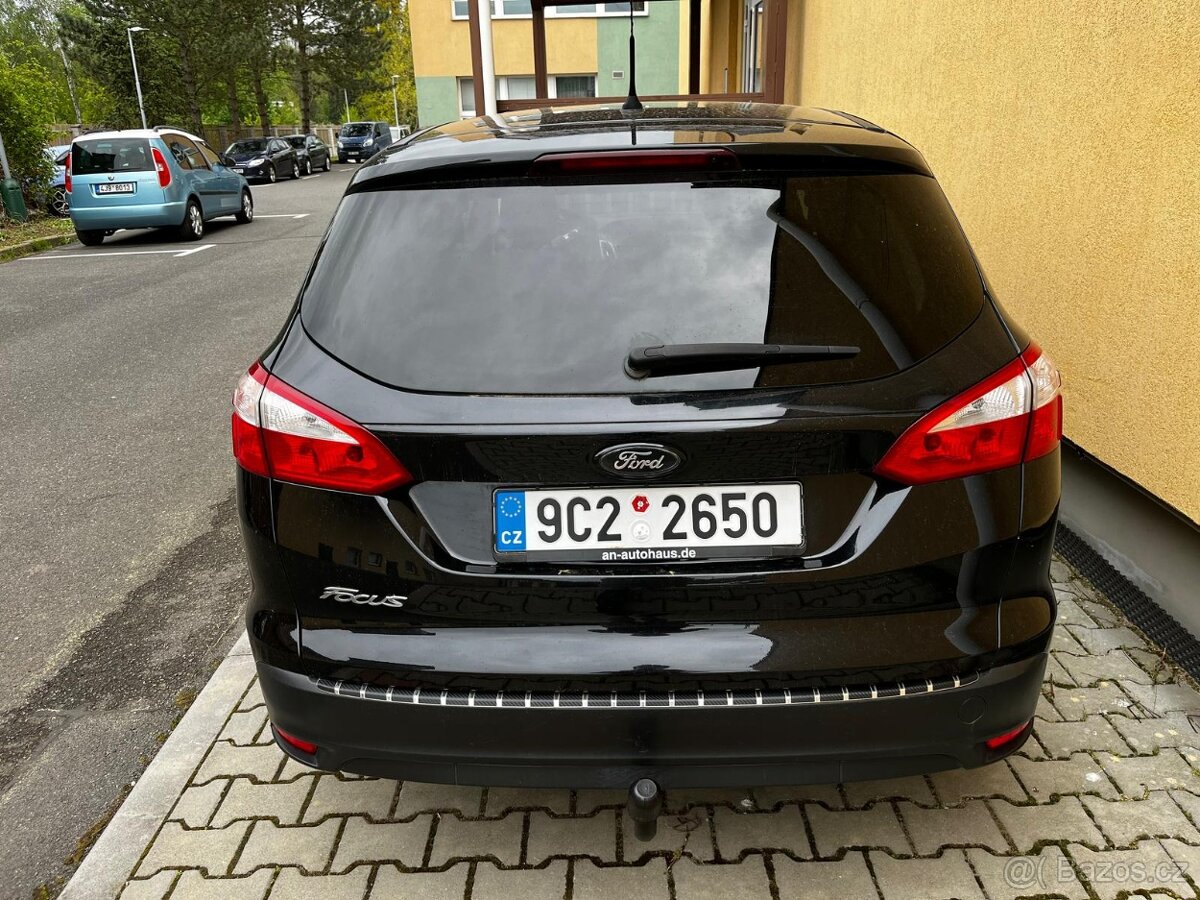 Kryt prahu kufru Ford Focus III Turnier nerez + karbon fólie