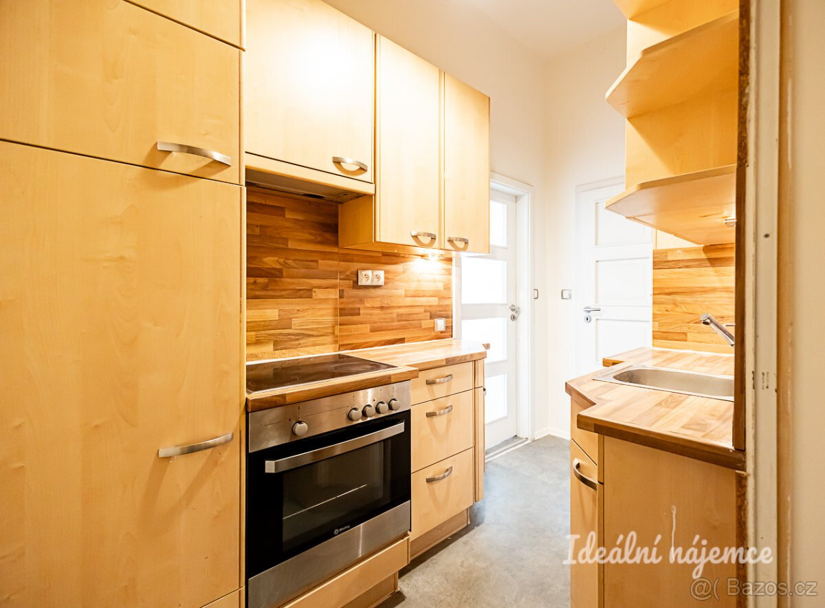 Pronájem bytu 1+kk, K louži, Vršovice, 17500 Kč/měs, 31 m2