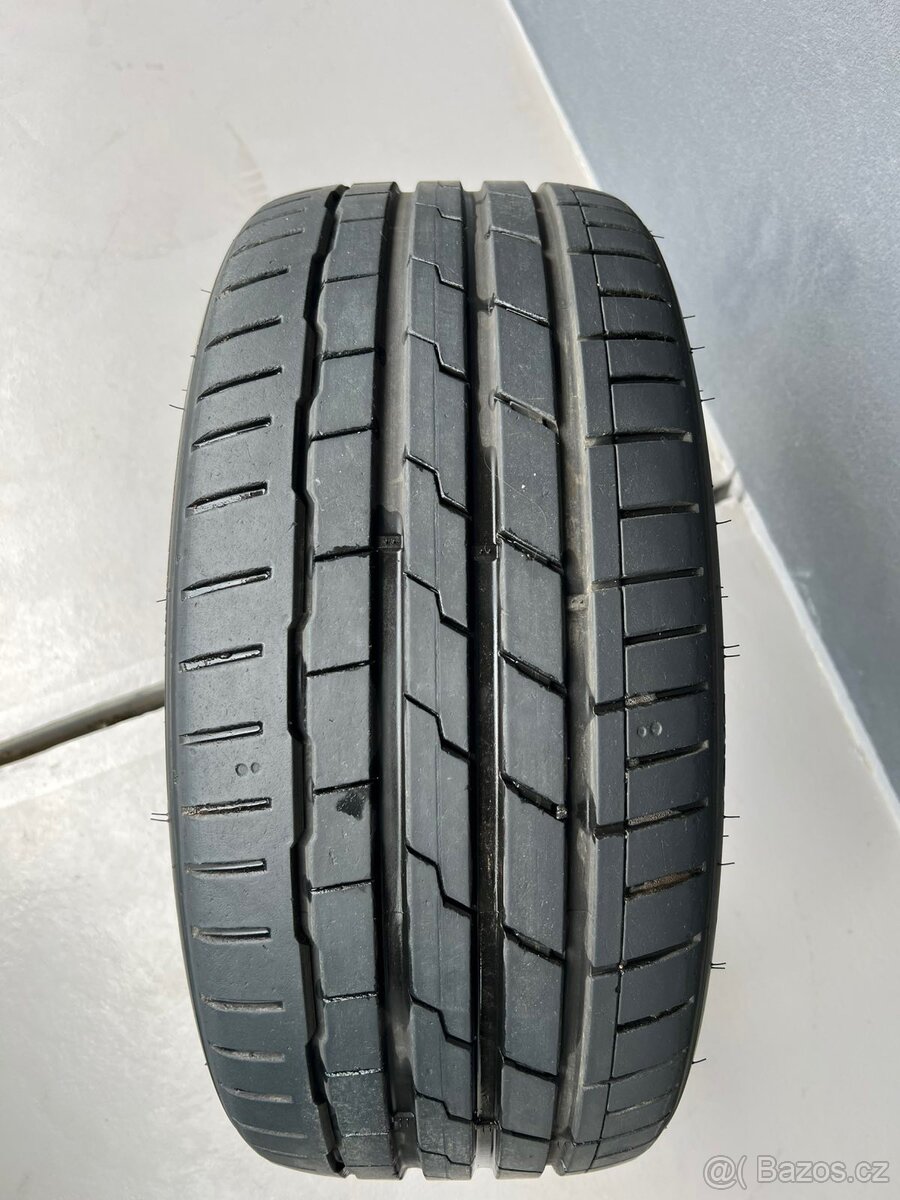 Letní pneumatiky Hankook iON evo 235/40 R19 96W XL EV