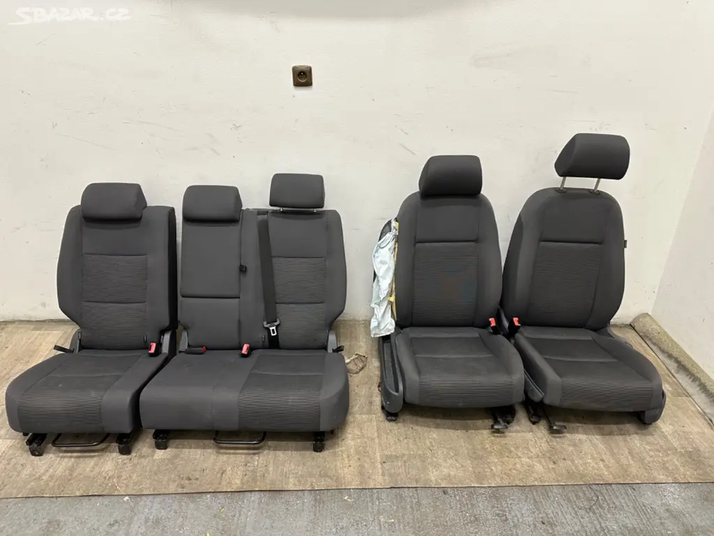 VW Golf V plus sedadla
