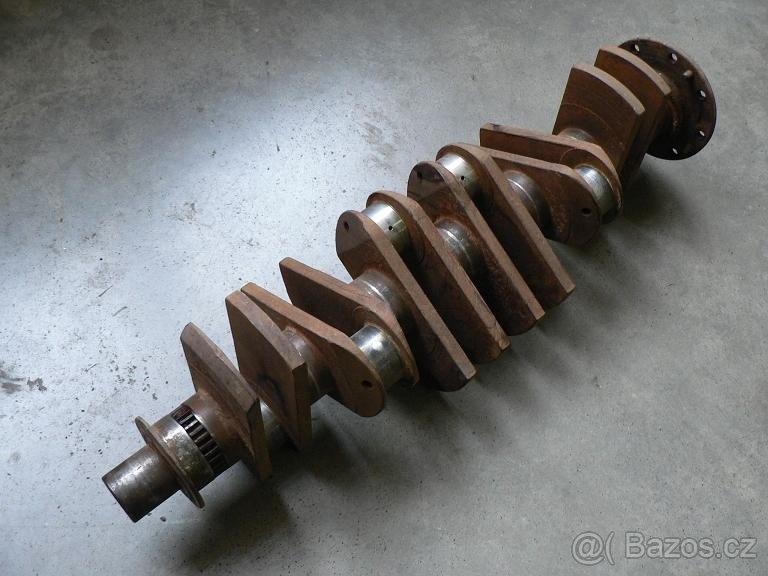 Alfa Romeo 6C 2500 kliková hřídel/ crankshaft