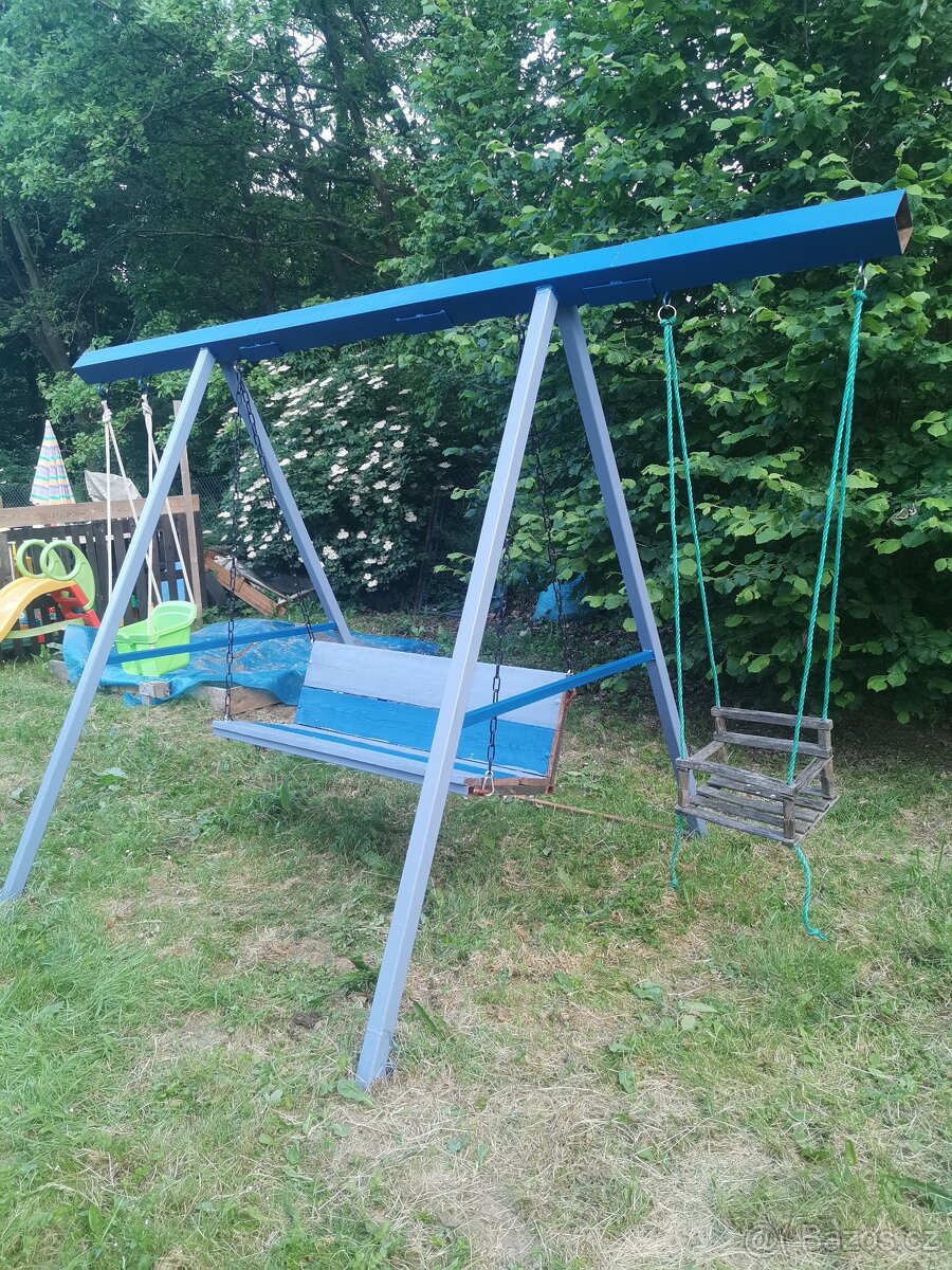 Zahradni houpačka