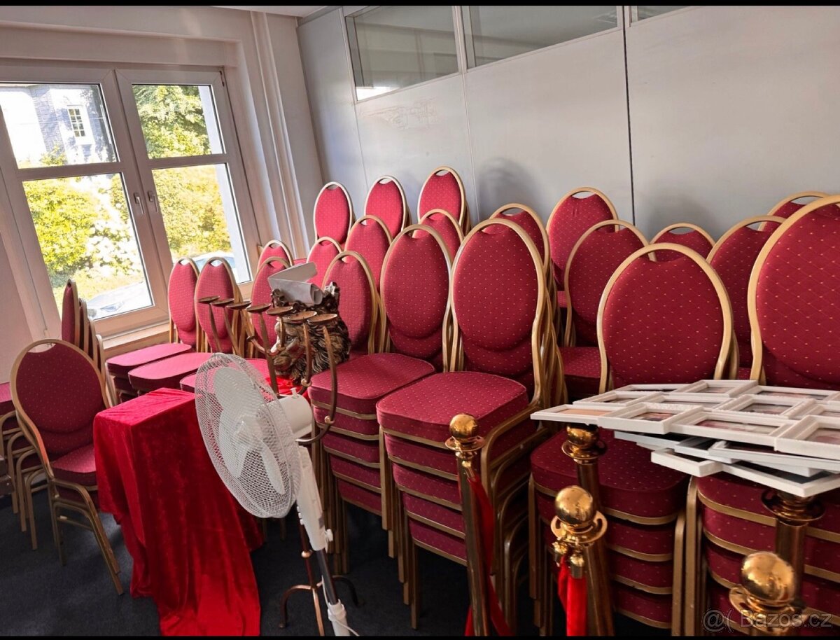 Stohovatelné židle, gastro, hotel, 300kusů