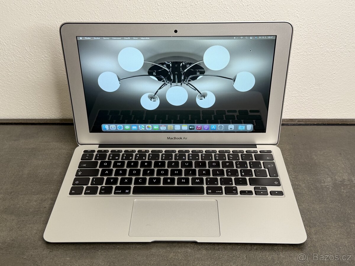 Macbook Air 11" 2015 / I5 / 4GB / 128GB - DPH