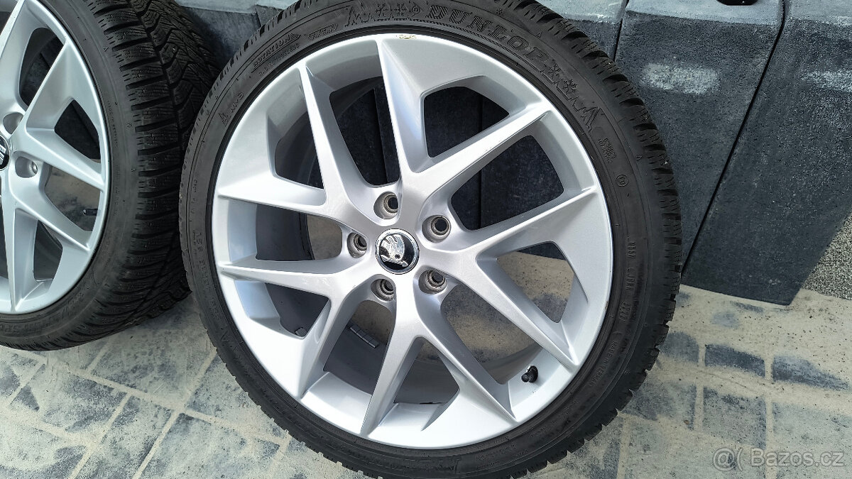 18 originál SEAT VW ŠKODA 5x112 zánovní zimní 225/40 R18