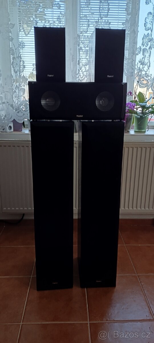 Domácí kino (reproduktory)