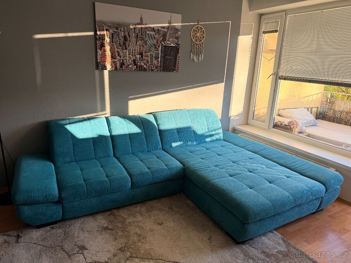 Rohová sedací souprava Xora XXXLutz – výborný stav, studená