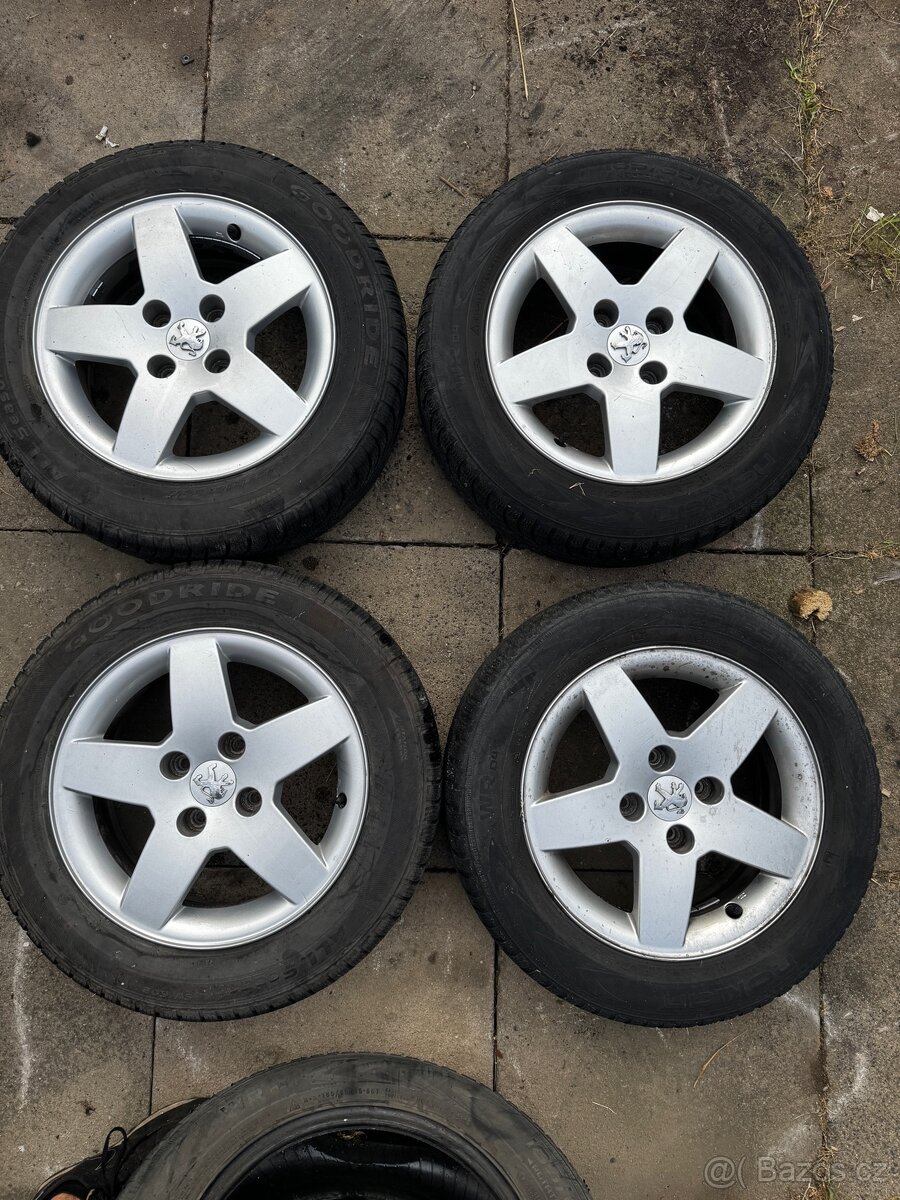 Kola Peugeot 4x108 185/65R15 celoroční pneu