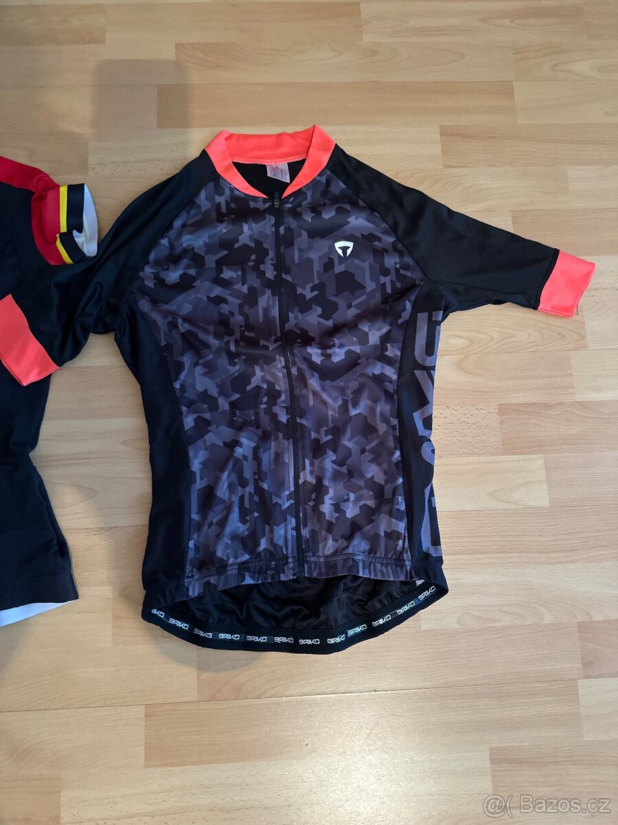 Cyklistické dámské oblečení