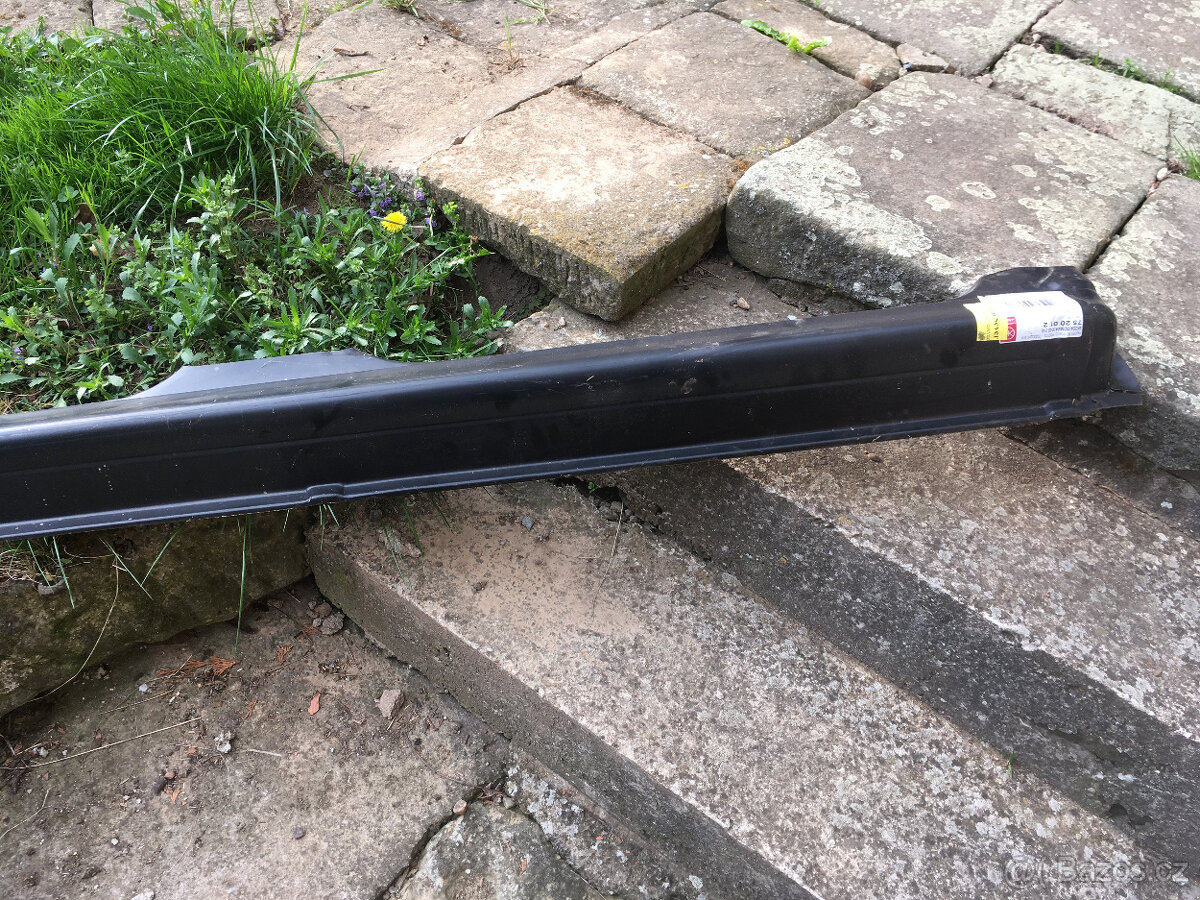 práh pravý octavia 1