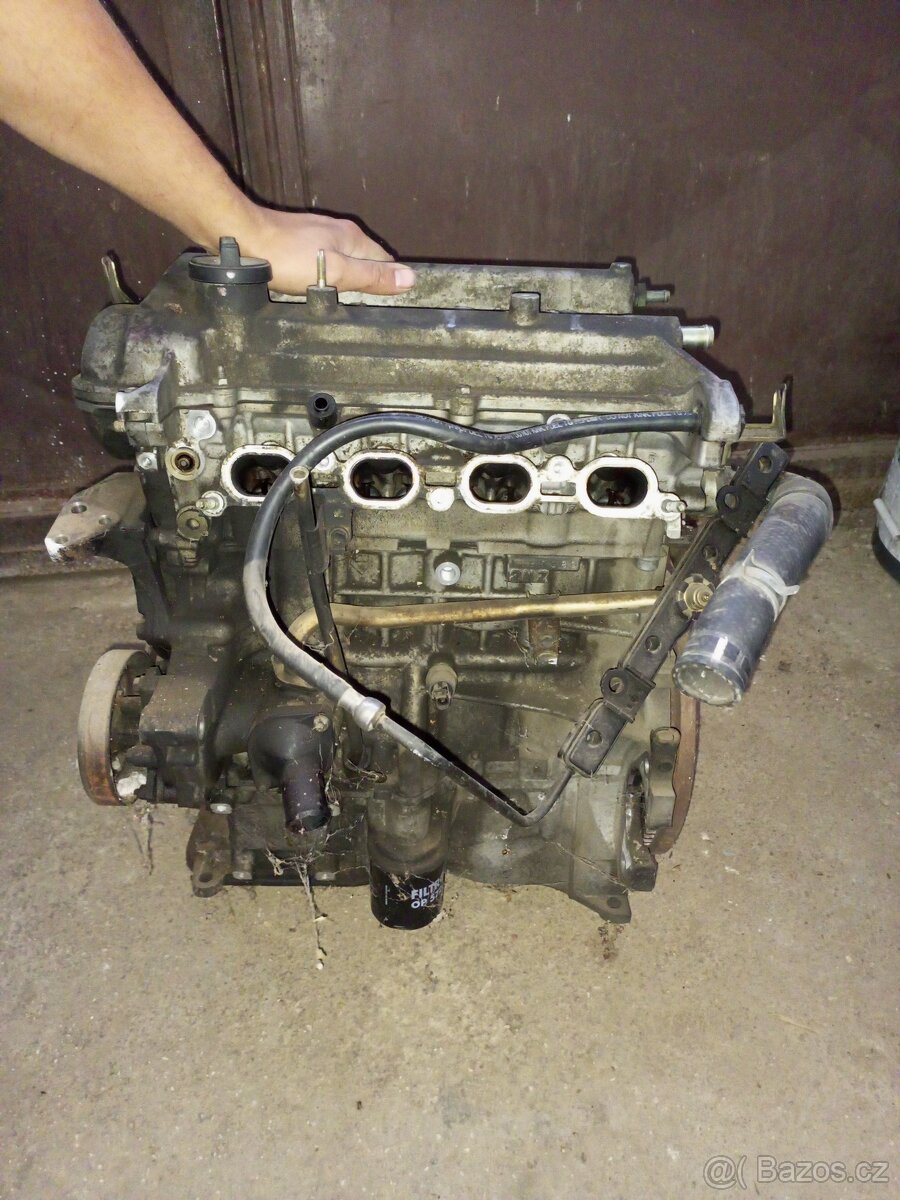 Motor Toyota yaris