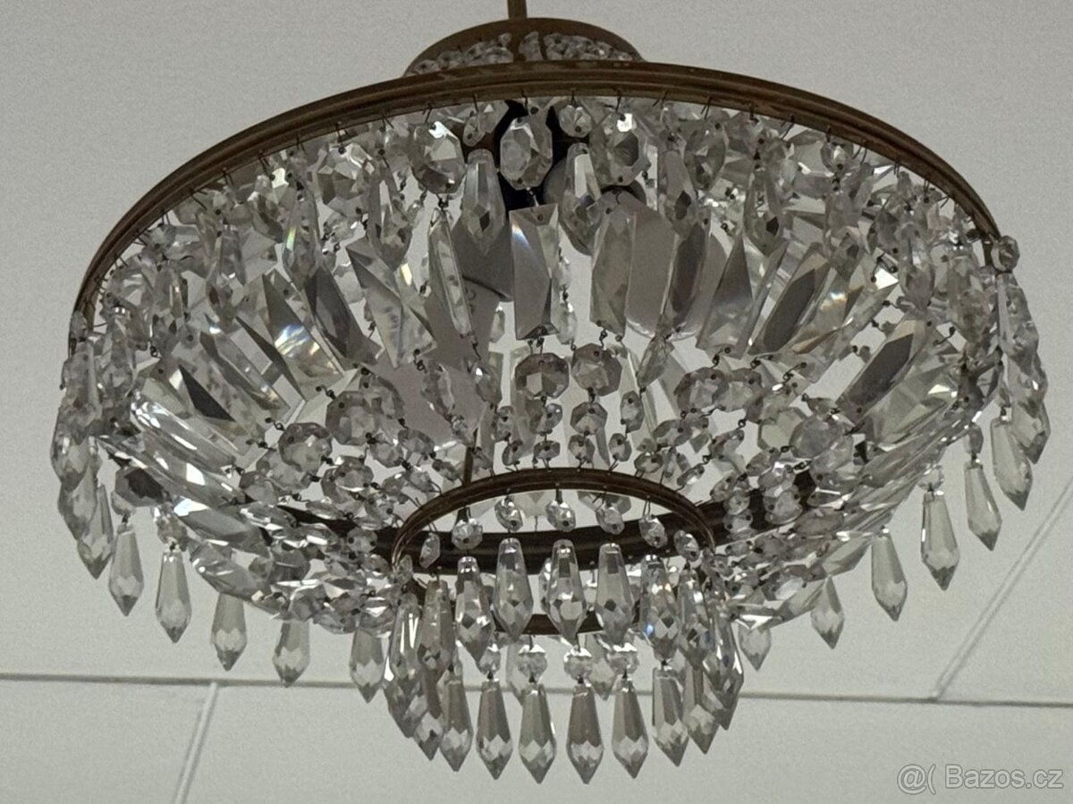 Křišťálový lustr