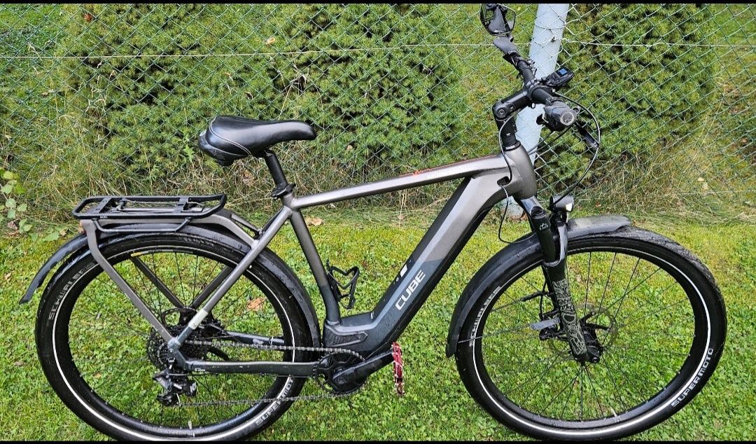 Prodam CUBE KATHMANDU SLT