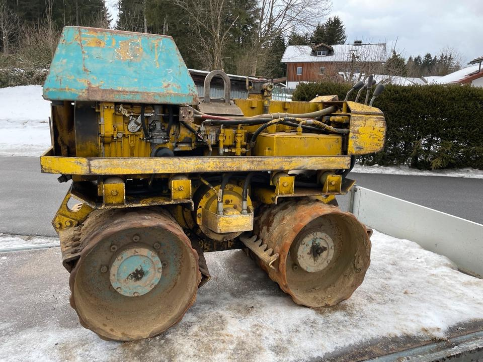 Vibrační příkopový válec Rammax diesel 1500kg