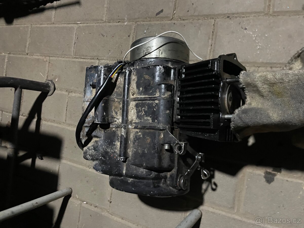Motor pitbike-Prodáno