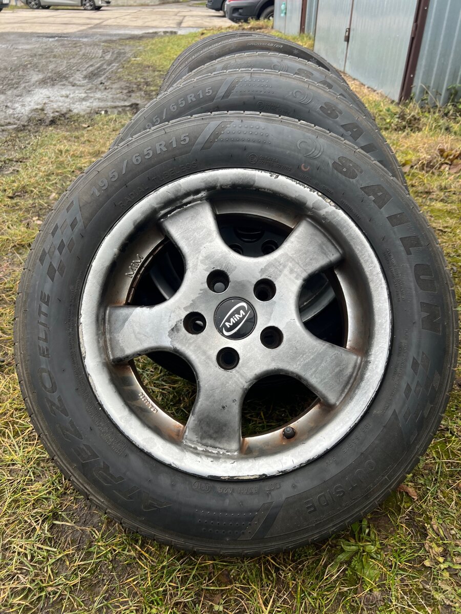Prodám ALU kola s letními pneu 195/65 R15