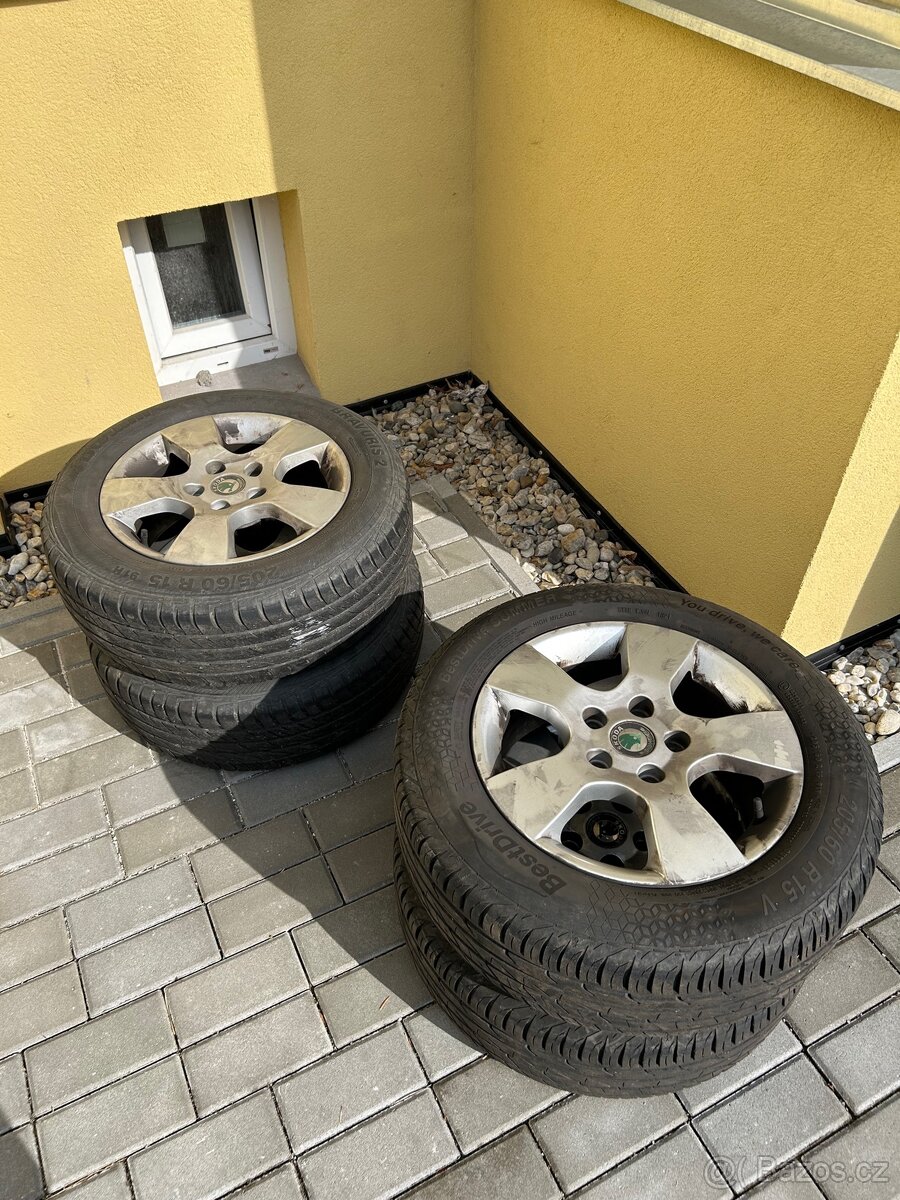 Škoda Alu kola s pneu