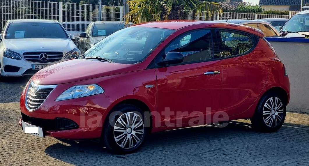 LANCIA Ypsilon III 1.2 8V ELEFANTINO rok 02/2013