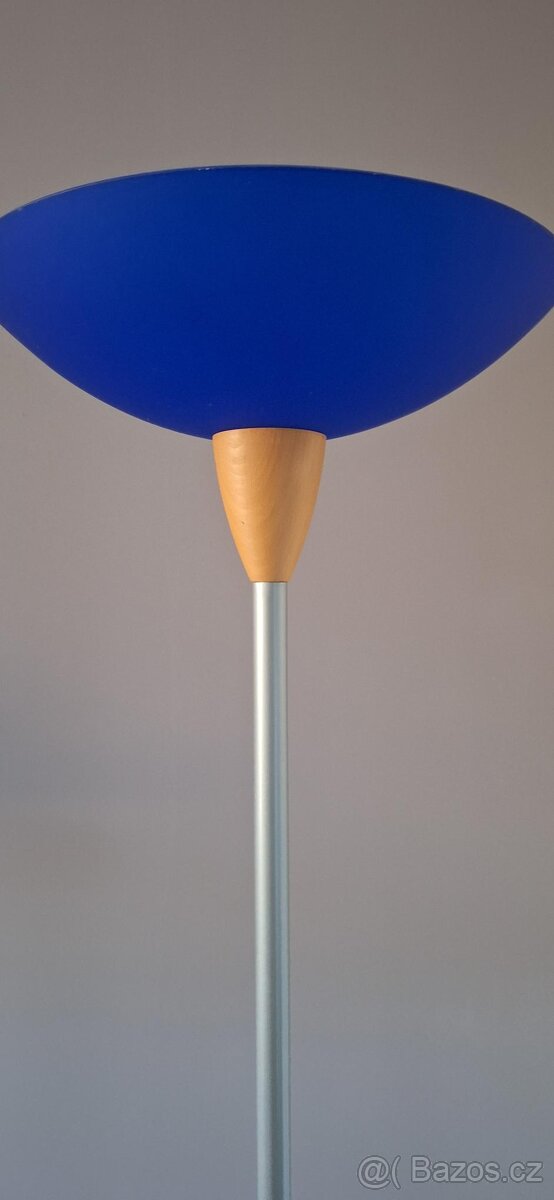 Stojací lampa
