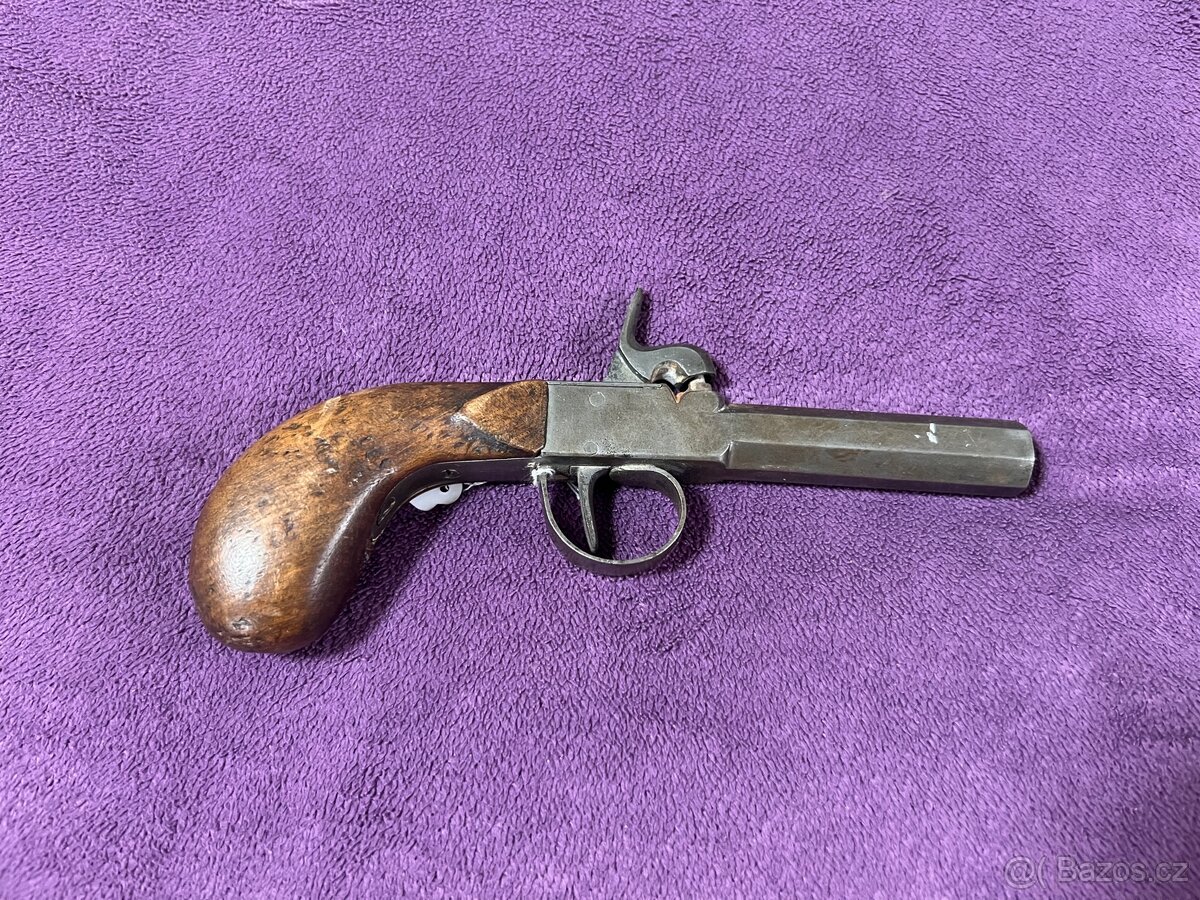Perkusní Kapsení Pistole - 11 mm