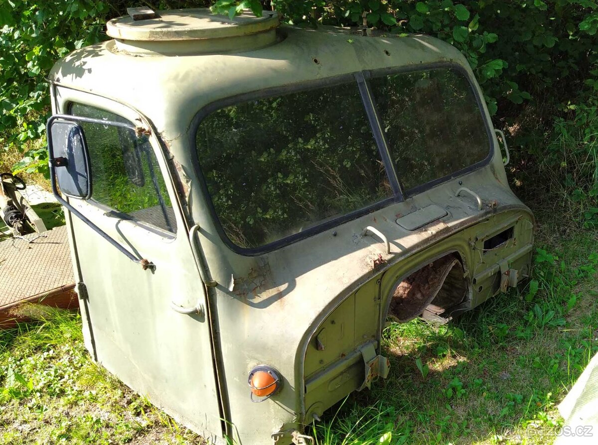 Kabina V3S M2